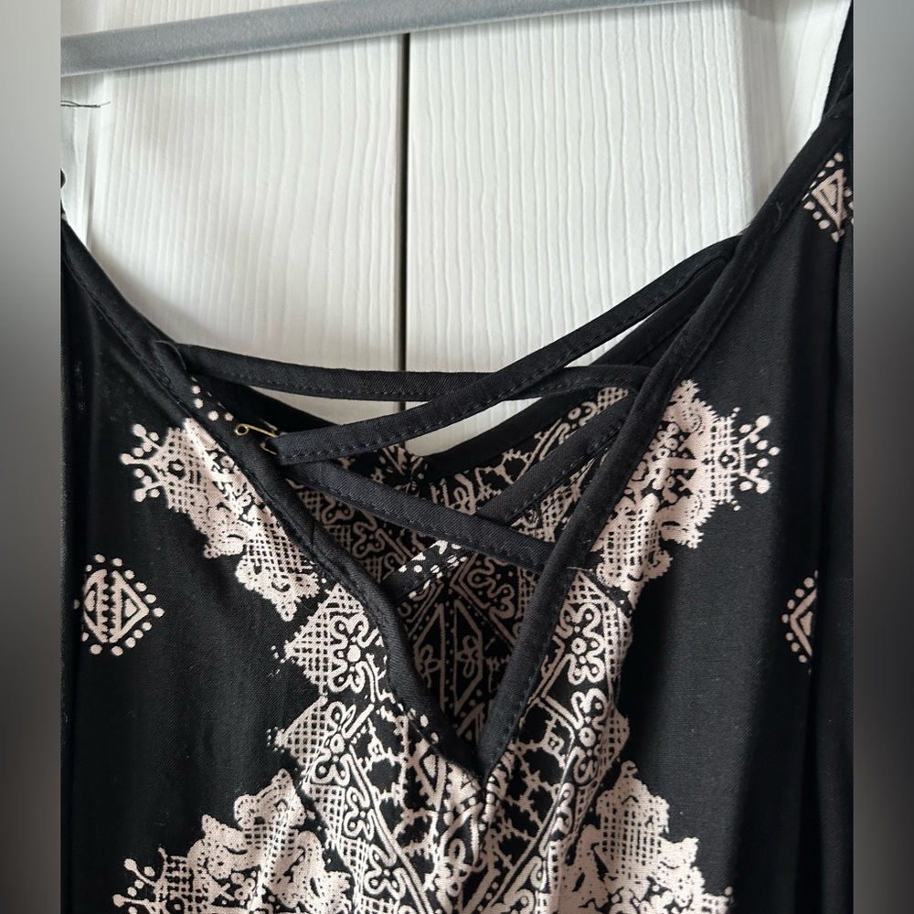 Romper - Picture 3 of 4